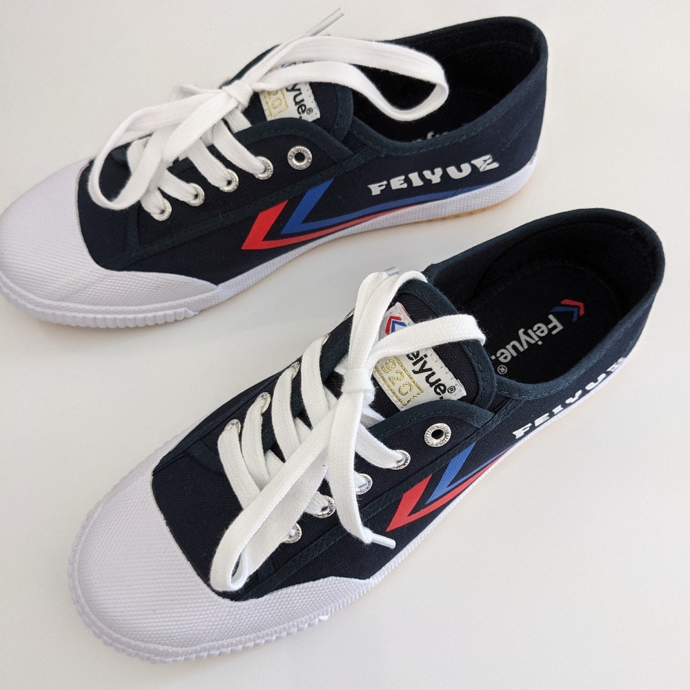 Men's shoes size 9M